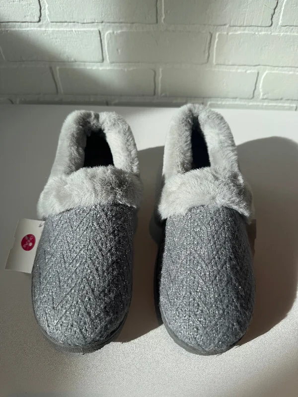 Slippers for earth nests -Slippers By Skechers In Grey