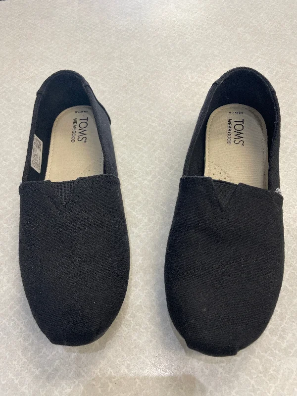 Flats for outdoor summer strolls -Shoes Flats By Toms In Black, Size: 7.5