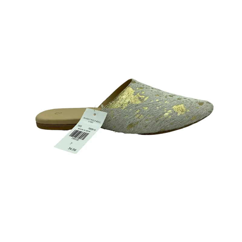 Flats for warm travel days -Shoes Flats By Cme In Cream & Green, Size:7