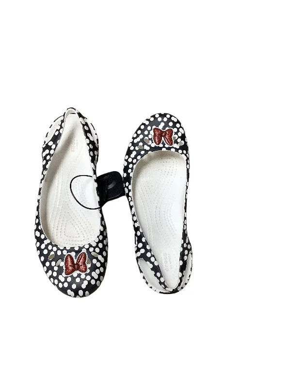 Flats for breezy daily style -Shoes Flats By Crocs In Polkadot Pattern, Size: 7