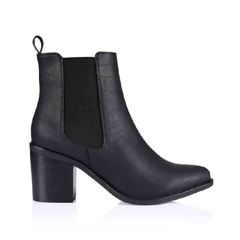 Boots with whisper-thin uppers -Samantha Chelsea Boots - Black Softee