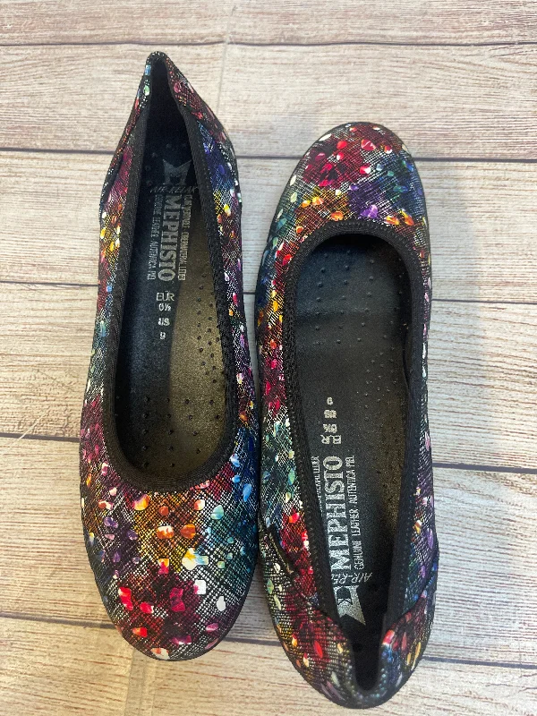 Flats for outdoor summer scenes -Shoes Flats By Mephisto In Multi-colored, Size: 9