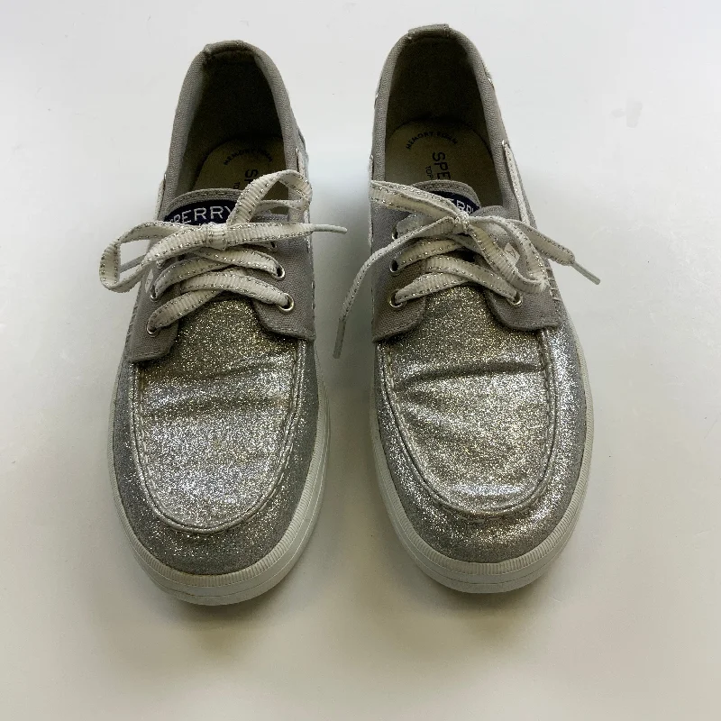 Flats with clean sleek midsoles -Shoes Flats By Sperry In Silver, Size: 6