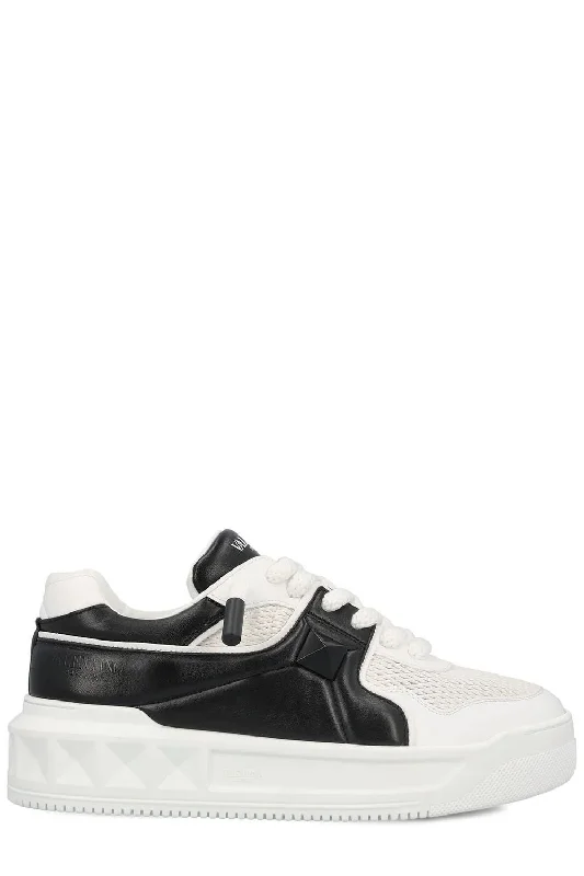 Shoes with striking hues -VALENTINO GARAVANI XL One Stud Low-Top Leather Sneakers