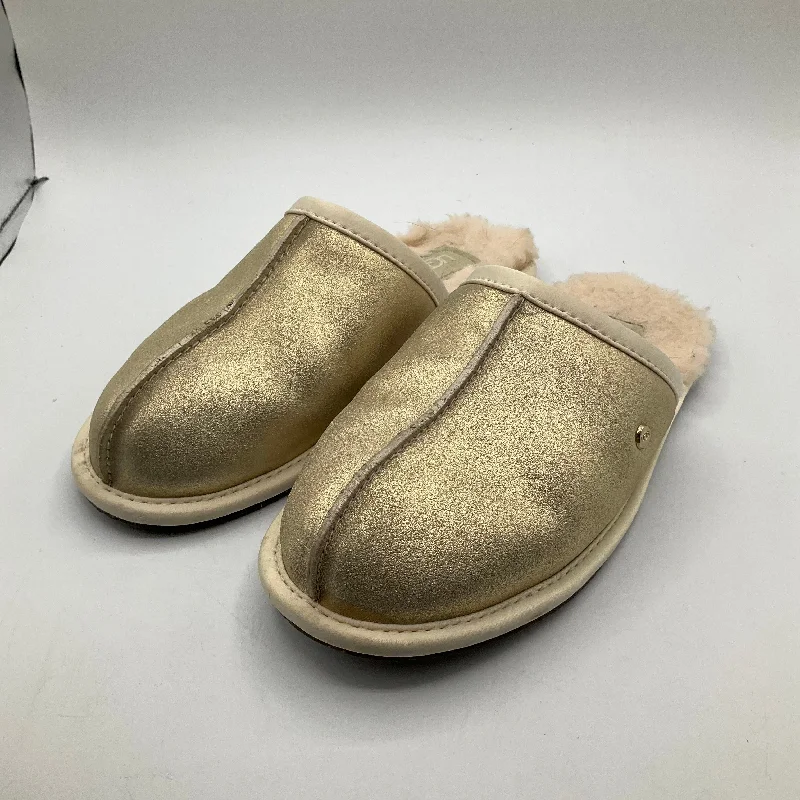 Slippers with rain-safe beds -Slippers By Ugg In Gold