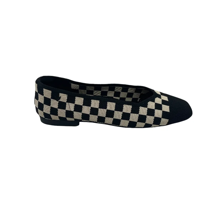 Flats for lively summer vibes -Shoes Flats By Clothes Mentor In Black & Cream, Size:11.5