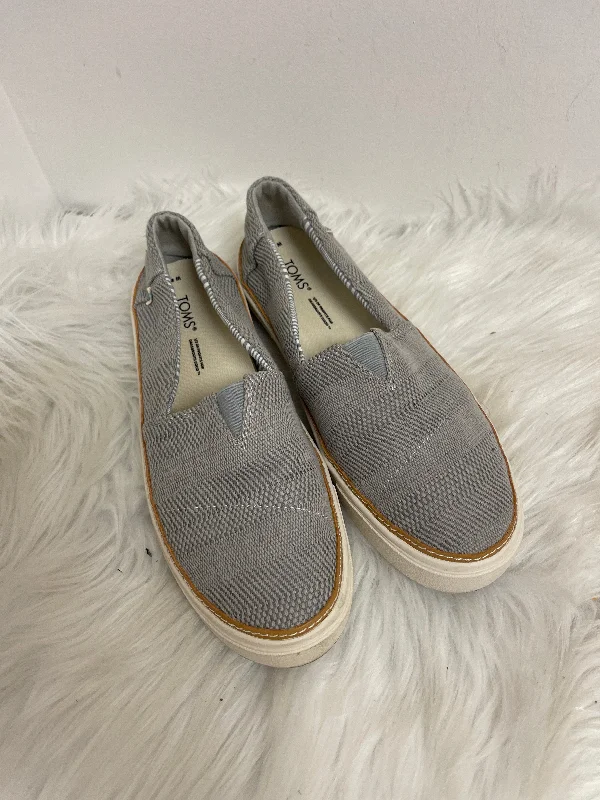 Flats with hand-stitched detailing -Shoes Flats By Toms In Grey, Size: 8