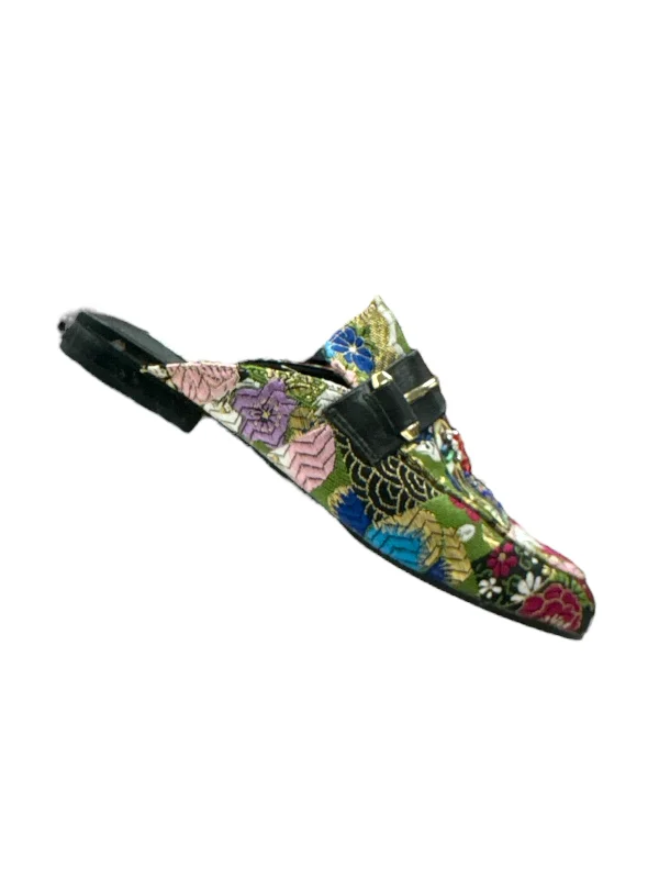 Flats with anti-slip outsole bases -Shoes Flats By Steve Madden In Multi-colored, Size: 6.5