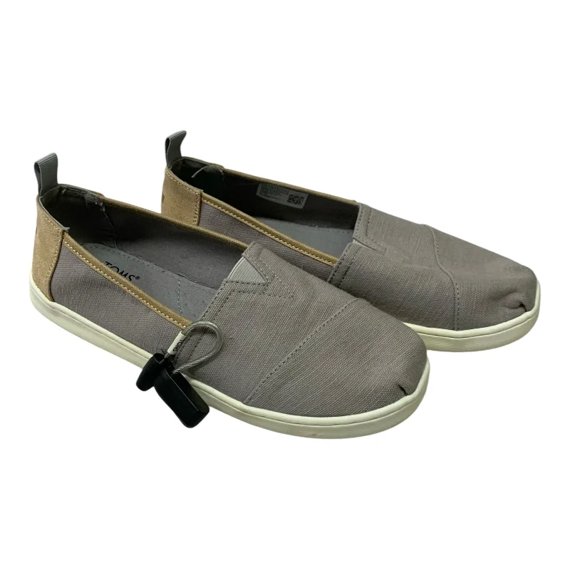 Flats for sandy beach trails -Shoes Flats By Toms In Grey, Size: 5.5