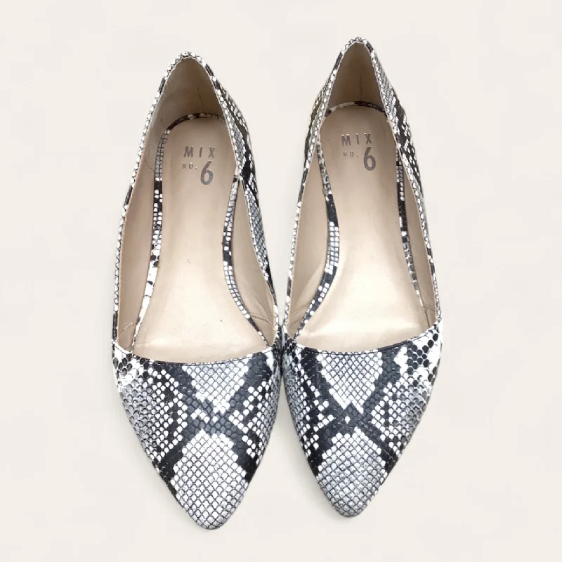 Flats for outdoor summer lunches -Shoes Flats By Mix No 6 In Snakeskin Print, Size: 11