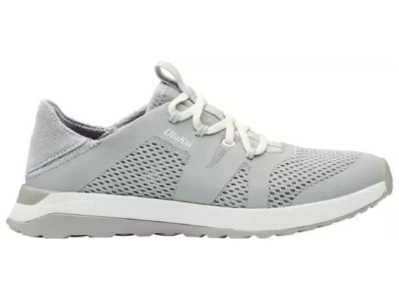 Rich shoes for big laps -Olukai: Huia in Pale Grey